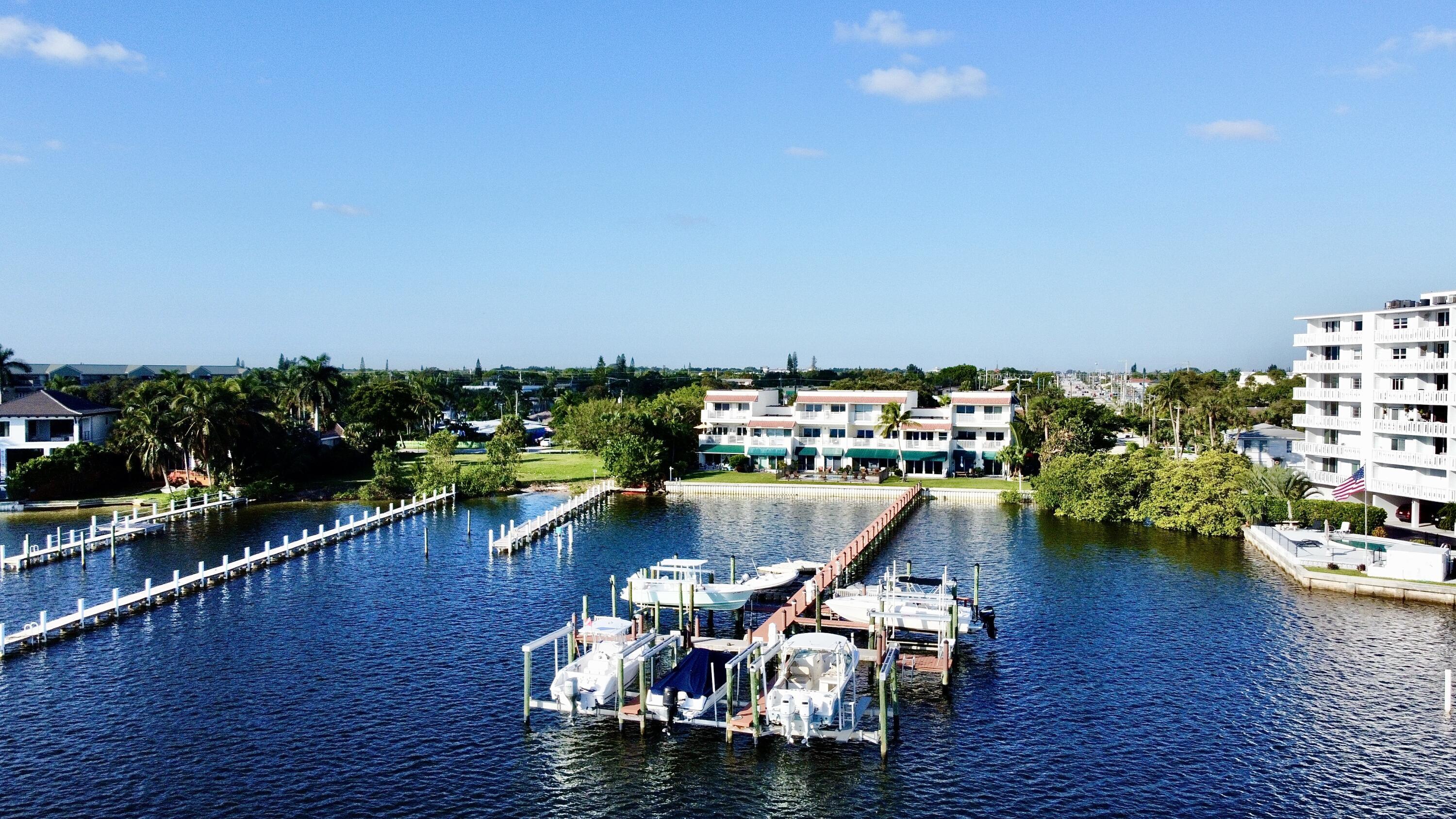 324 N Lake, Lantana FL 33462