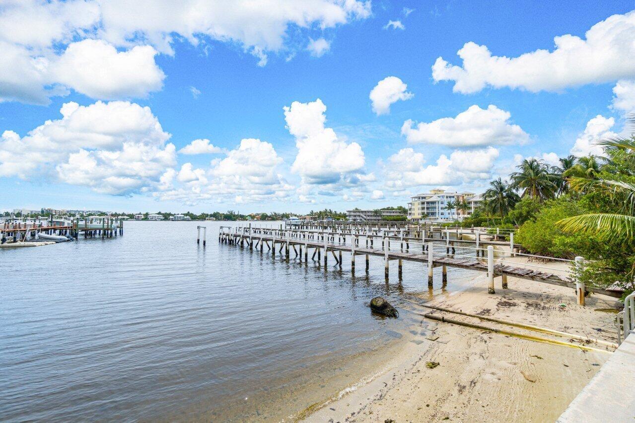324 N Lake, Lantana FL 33462