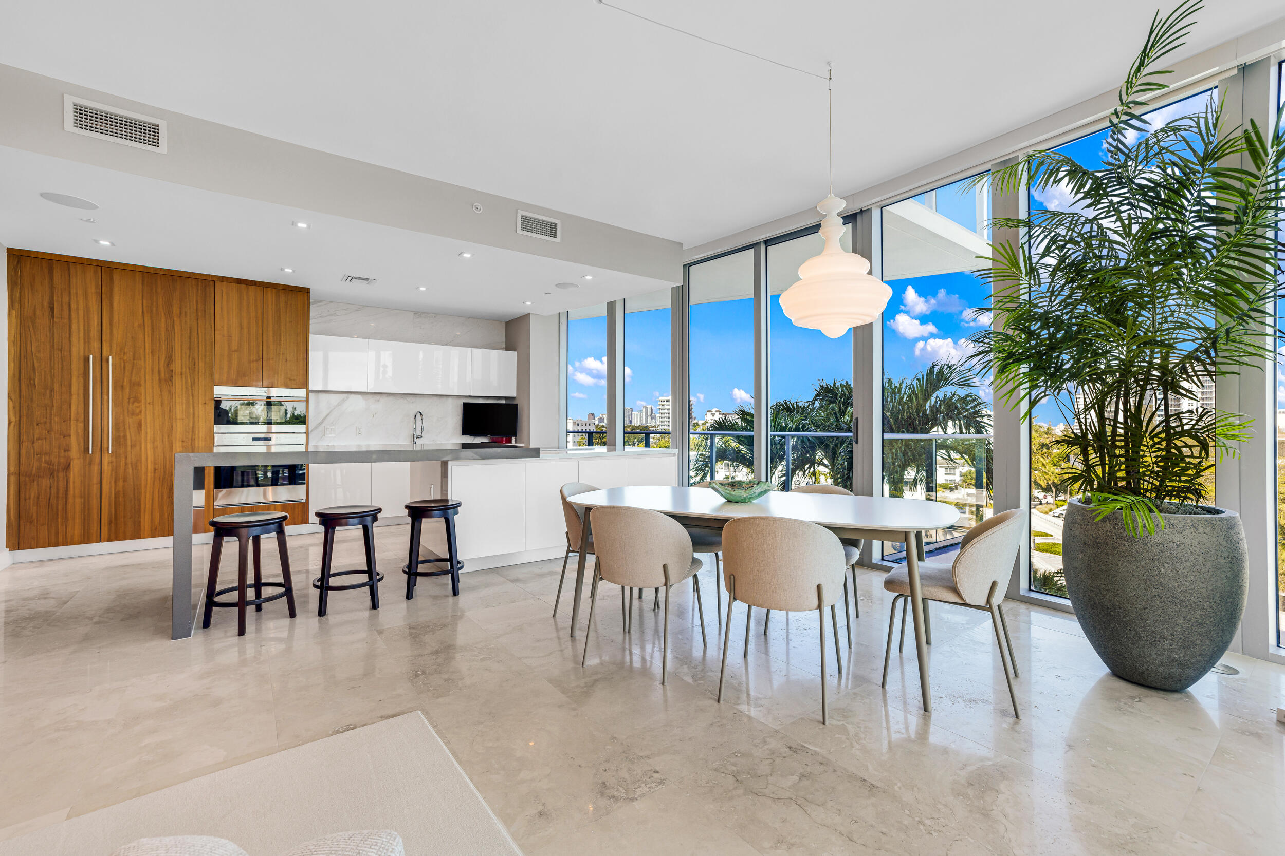 701 N Fort Lauderdale Beach #406, Fort Lauderdale FL 33304