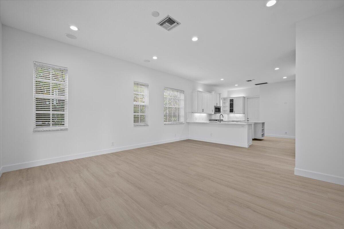 1029 Vintner, Palm Beach Gardens FL 33410