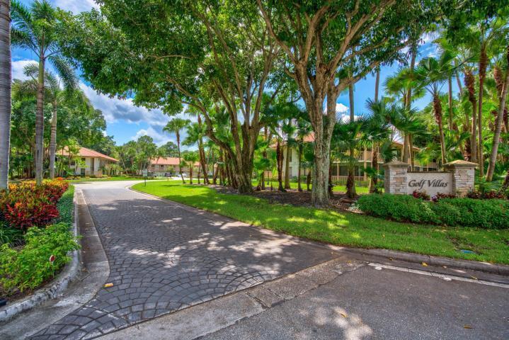 605 Brackenwood, Palm Beach Gardens FL 33418