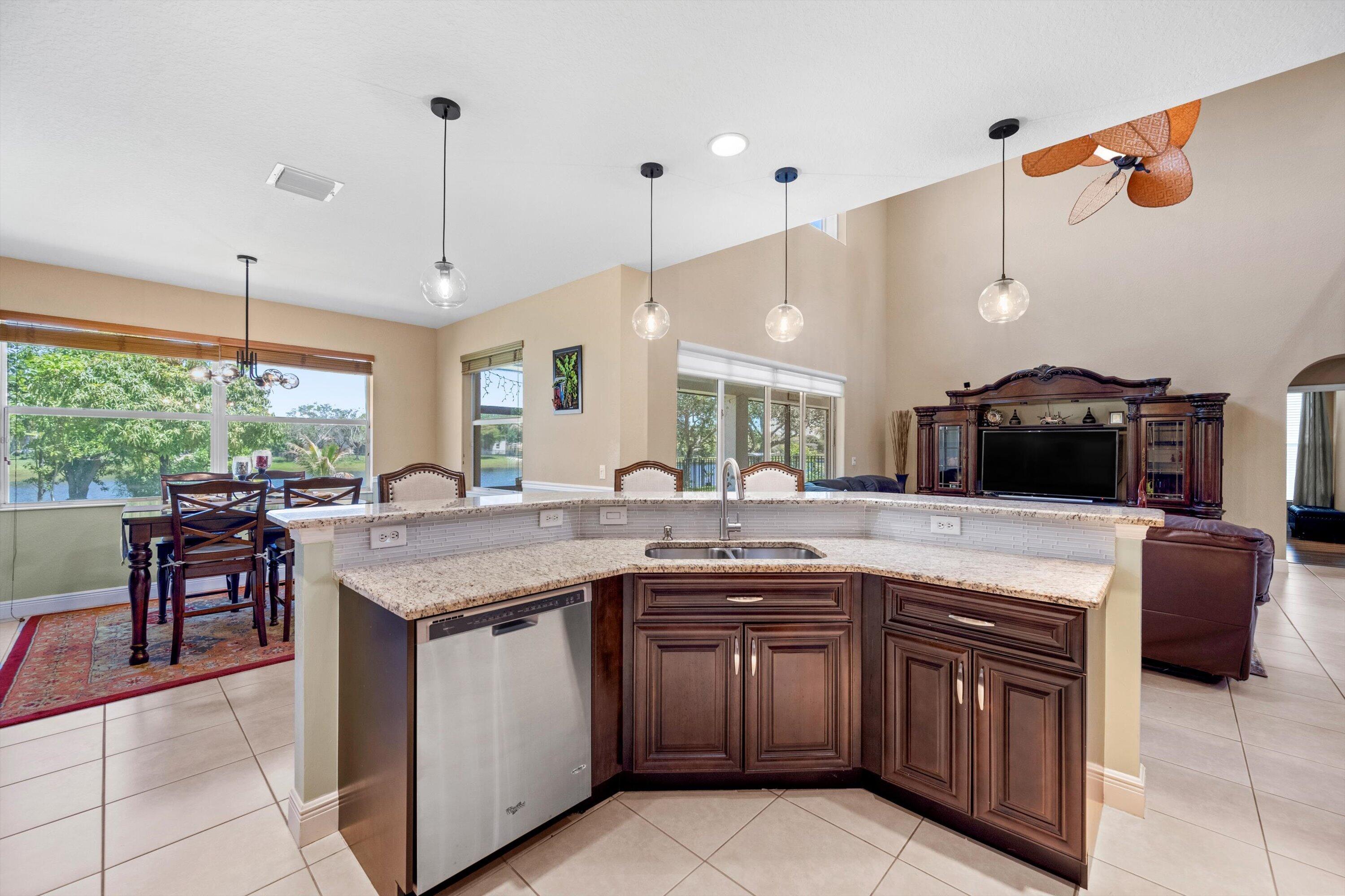 112 Ibisca, Royal Palm Beach FL 33411