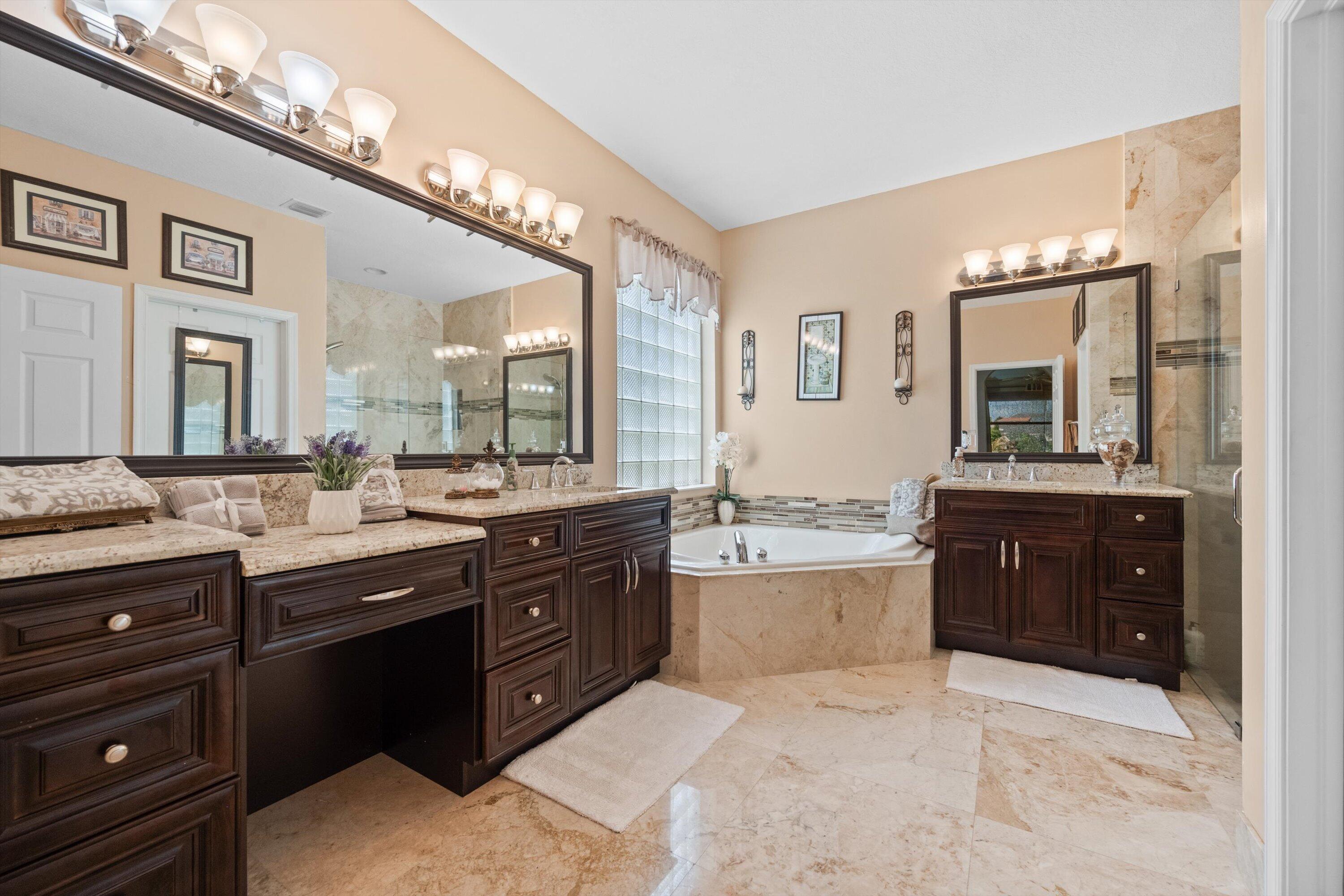 112 Ibisca, Royal Palm Beach FL 33411