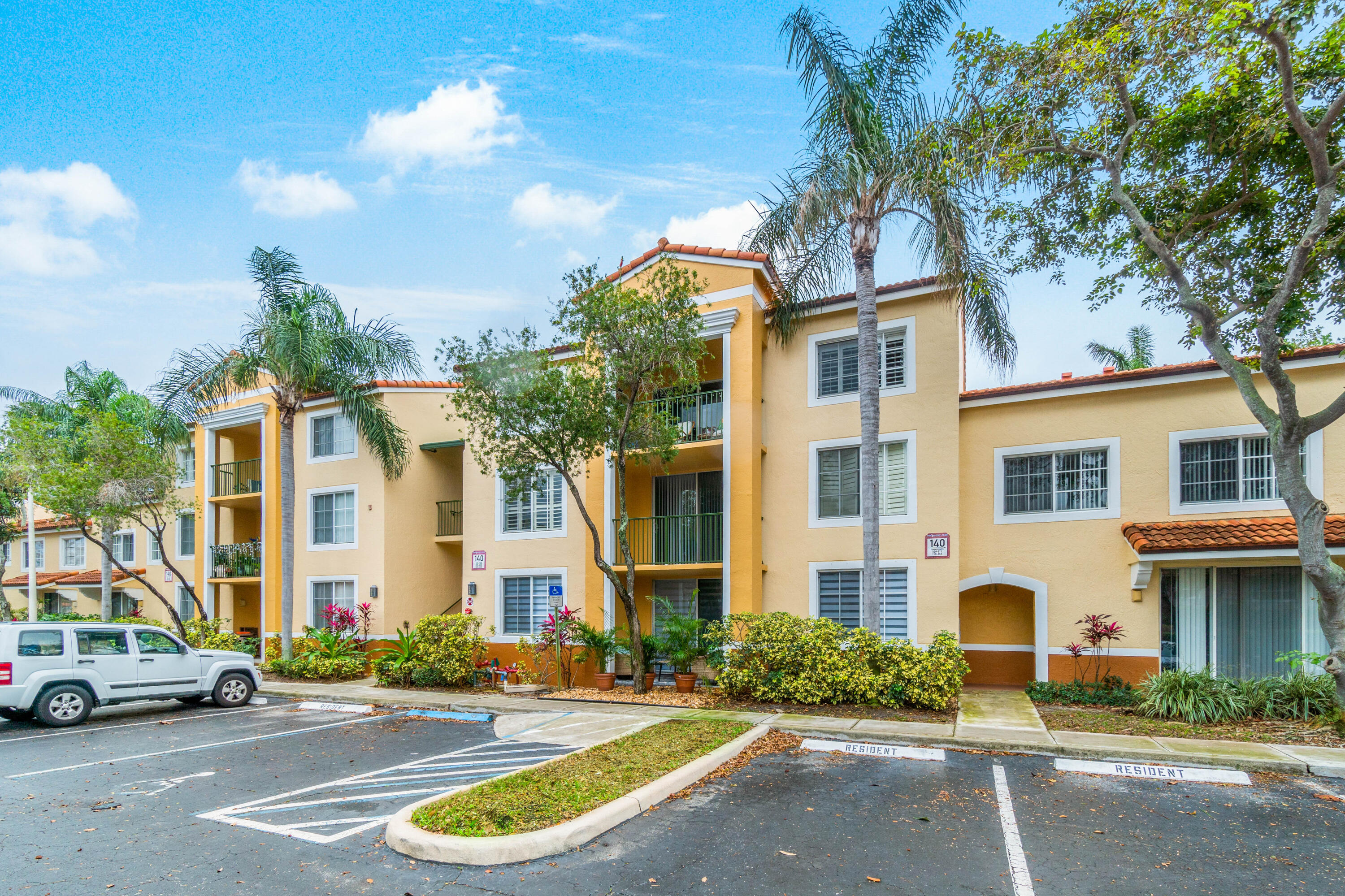140 Yacht Club #107, Hypoluxo FL 33462