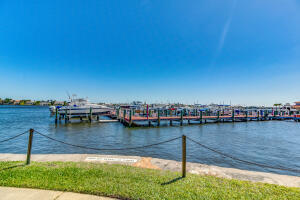 140 Yacht Club #107, Hypoluxo FL 33462
