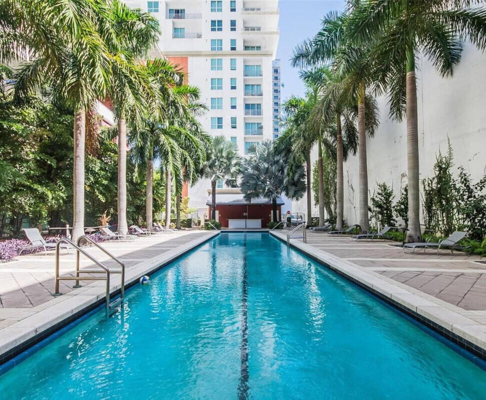 133 NE 2nd #810, Miami FL 33132