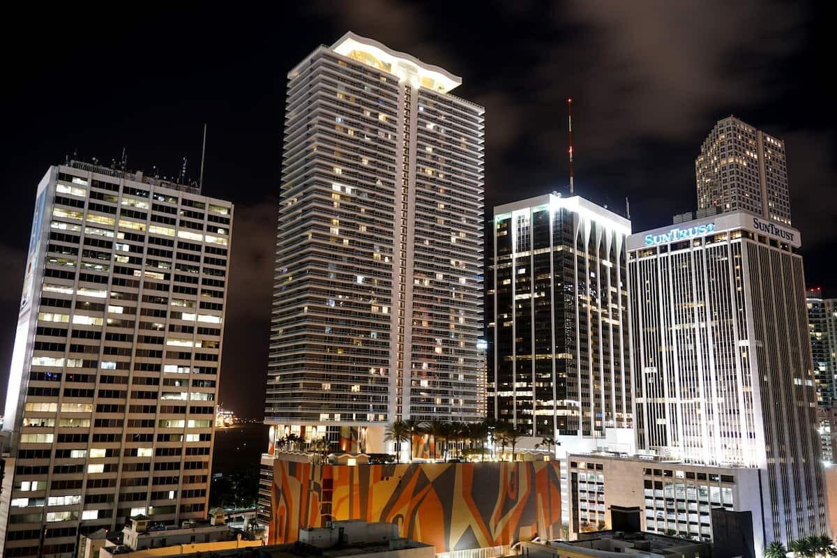 133 NE 2nd #810, Miami FL 33132