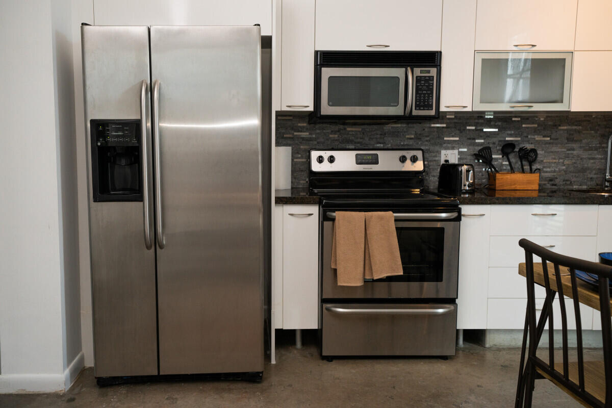 133 NE 2nd #810, Miami FL 33132