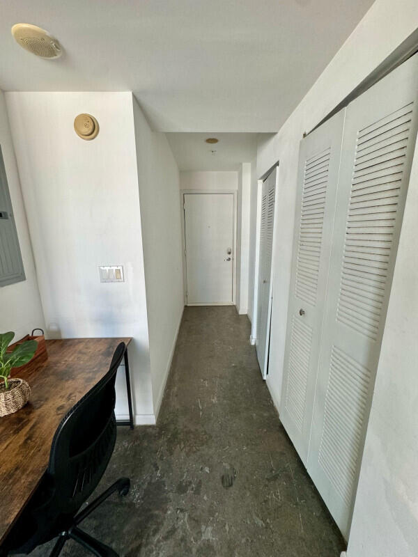 133 NE 2nd #810, Miami FL 33132