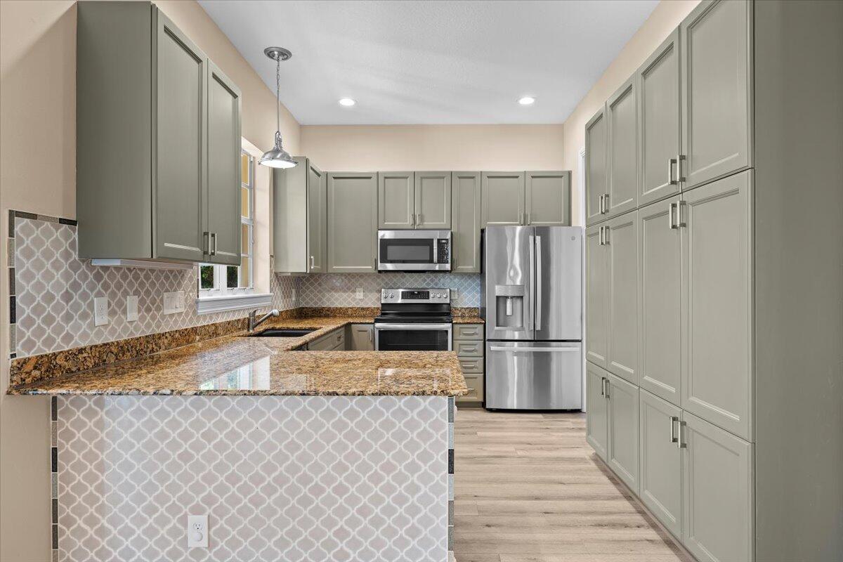 133 Sugarberry, Jupiter FL 33458