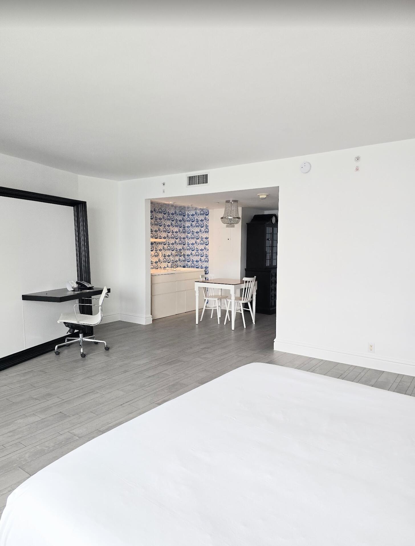 1100 West #918, Miami Beach FL 33139