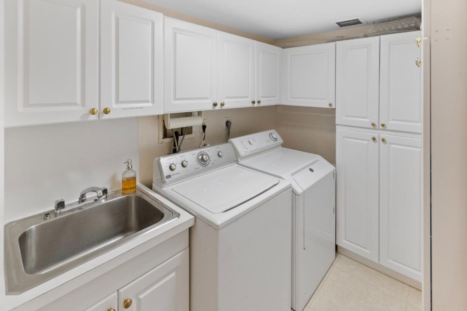 100 Lakeshore #957, North Palm Beach FL 33408
