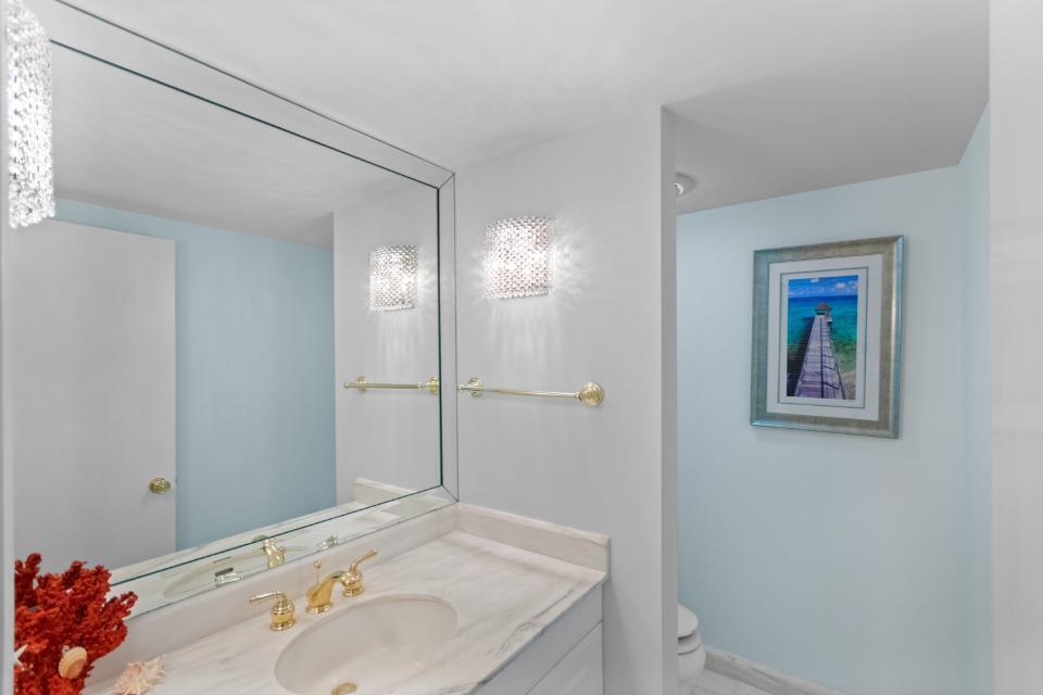 100 Lakeshore #957, North Palm Beach FL 33408