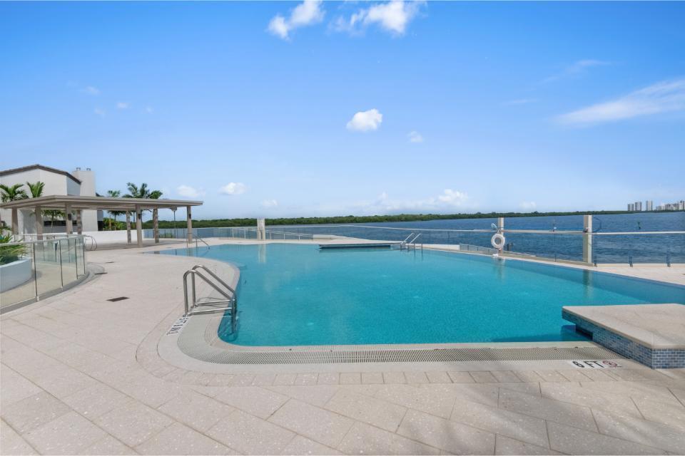100 Lakeshore #957, North Palm Beach FL 33408