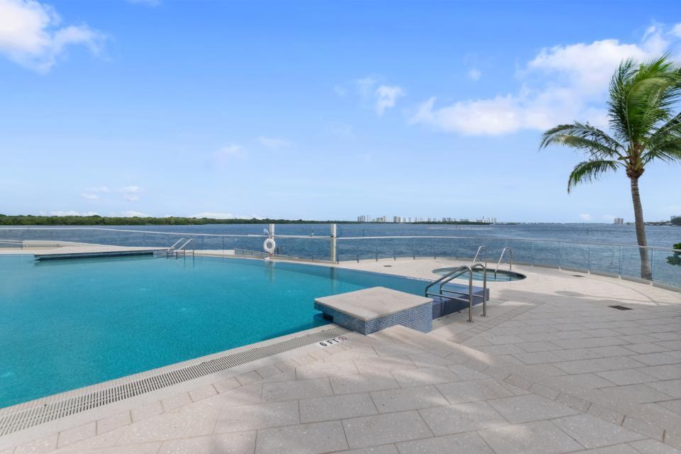 100 Lakeshore #957, North Palm Beach FL 33408