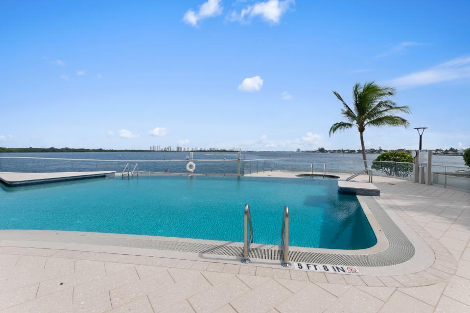 100 Lakeshore #957, North Palm Beach FL 33408