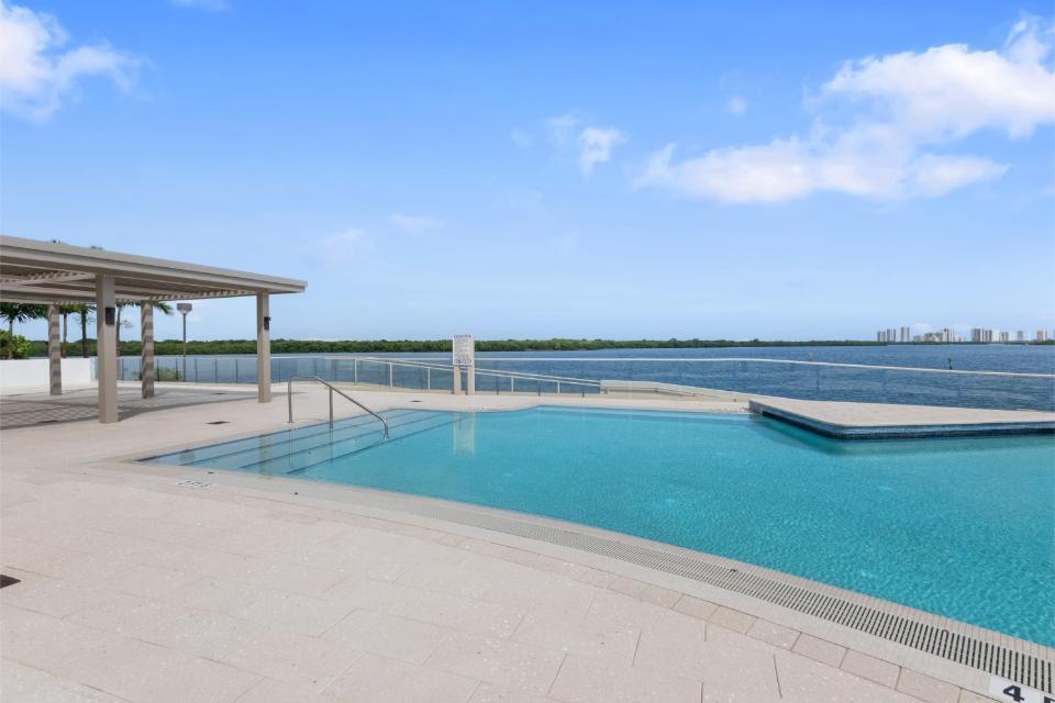 100 Lakeshore #957, North Palm Beach FL 33408