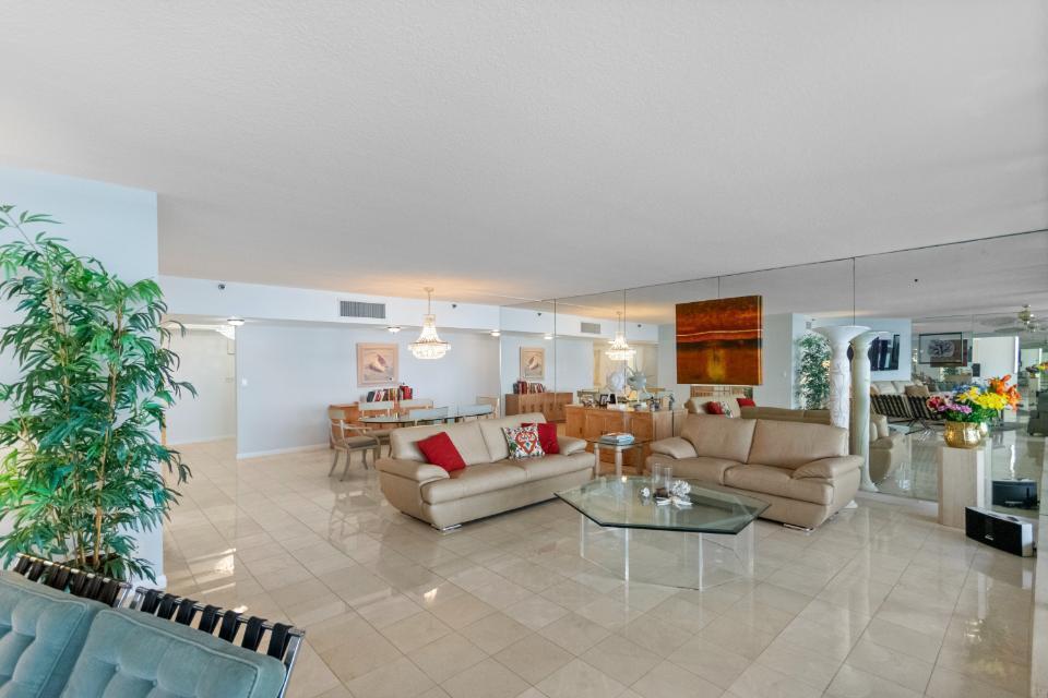 100 Lakeshore #957, North Palm Beach FL 33408