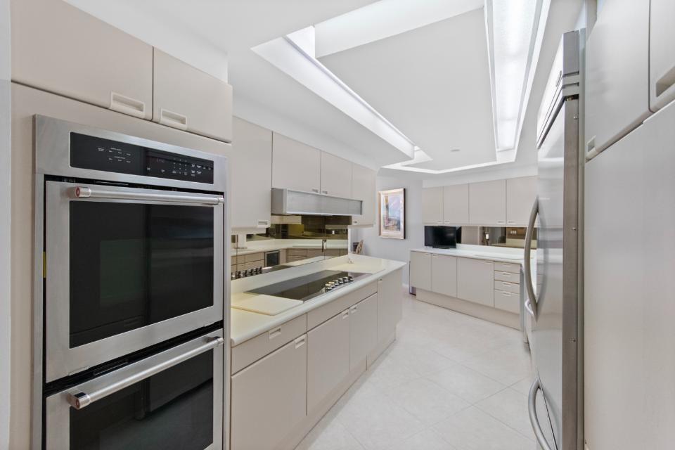 100 Lakeshore #957, North Palm Beach FL 33408