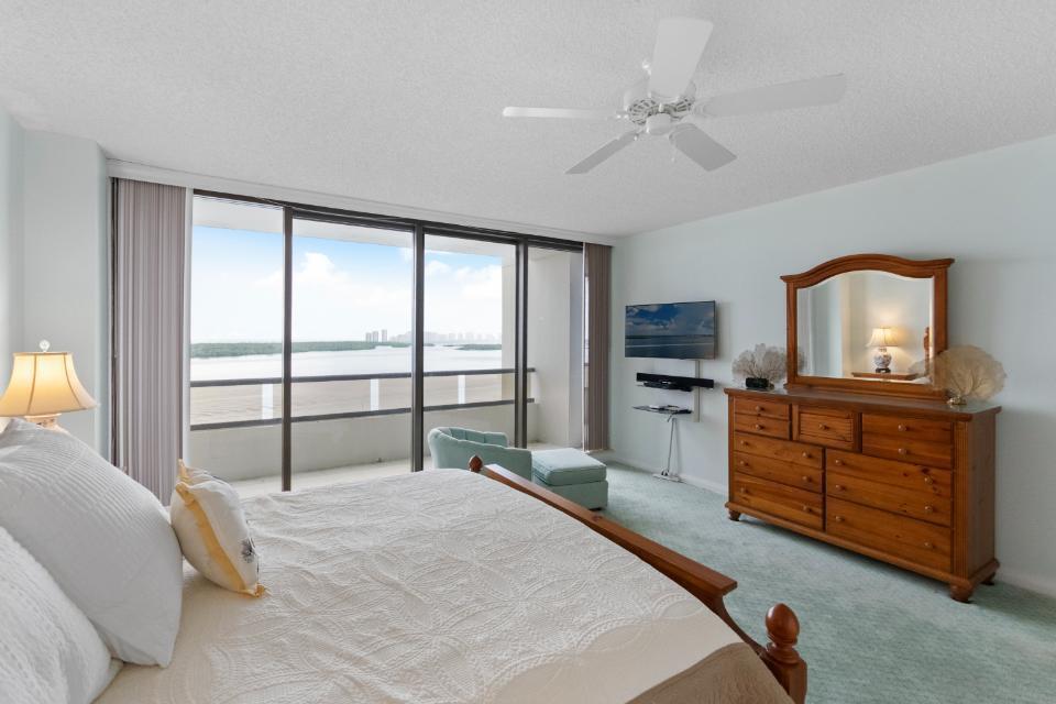 100 Lakeshore #957, North Palm Beach FL 33408