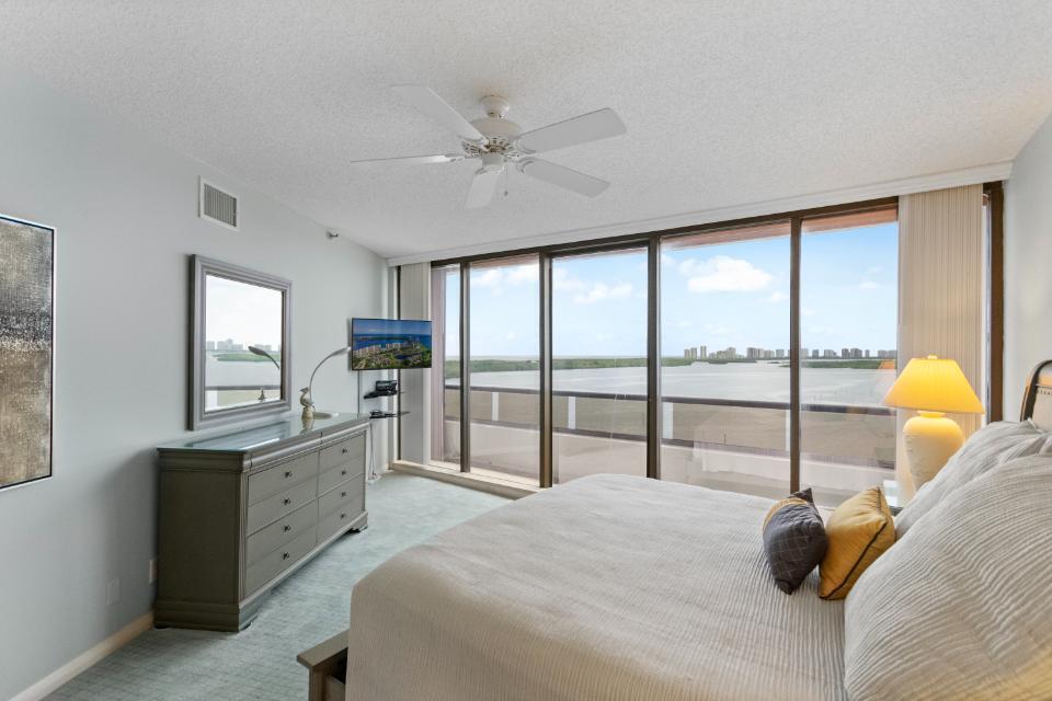 100 Lakeshore #957, North Palm Beach FL 33408