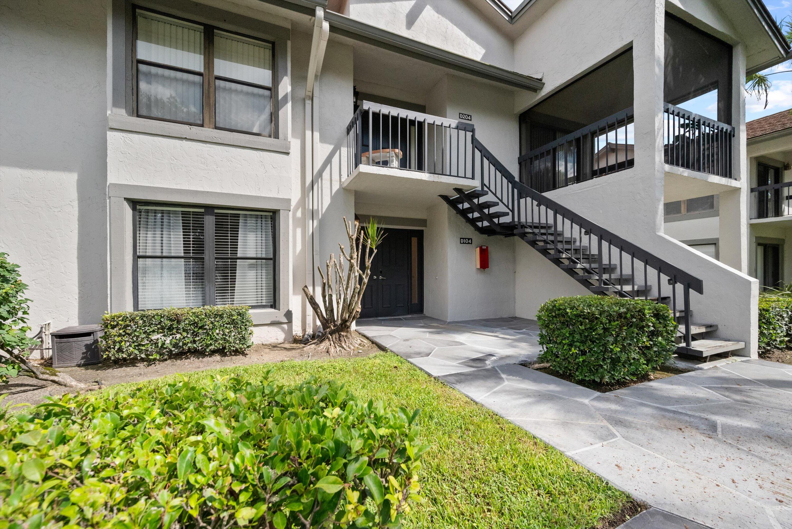 11355 Pond View #D104, Wellington FL 33414