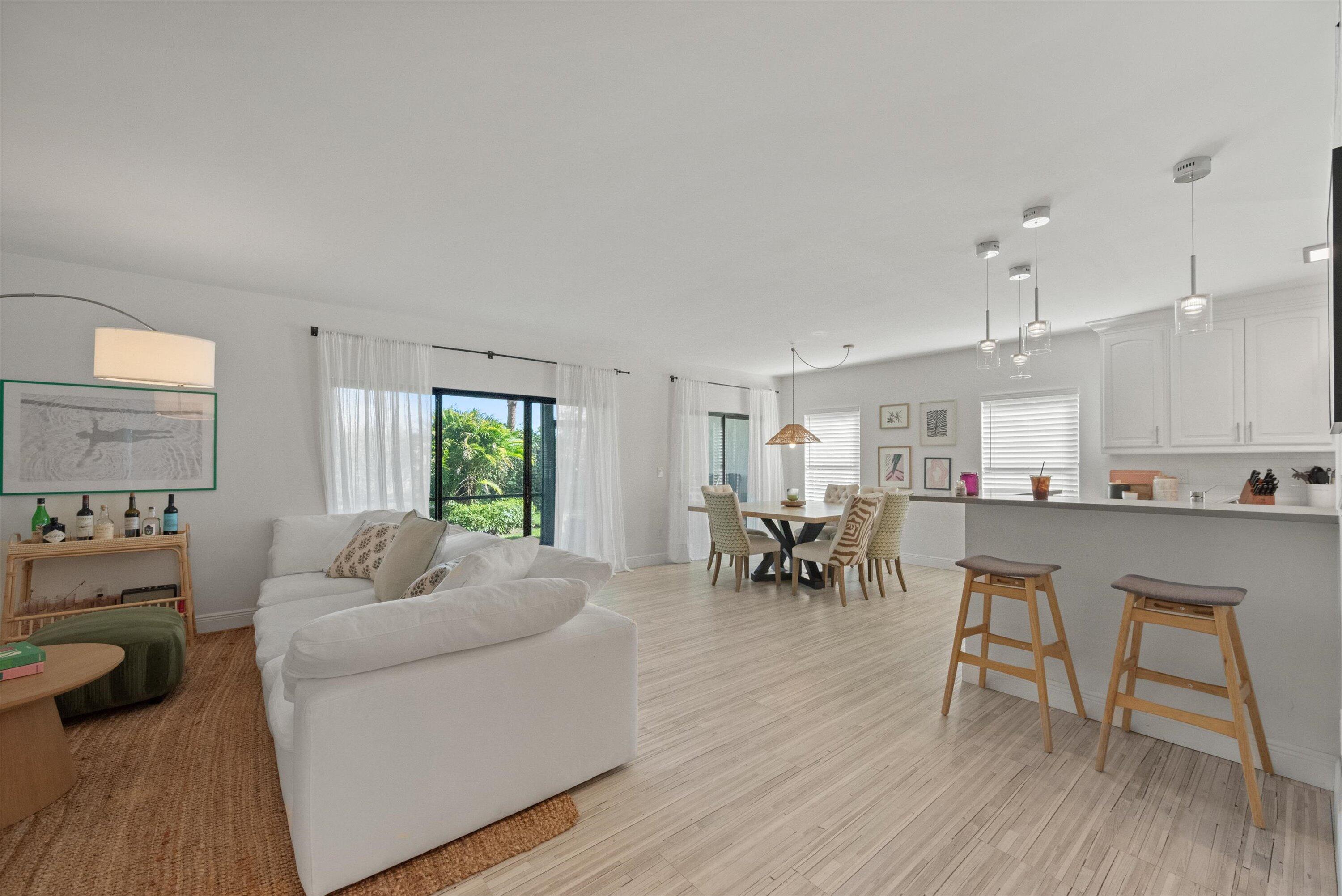 11355 Pond View #D104, Wellington FL 33414