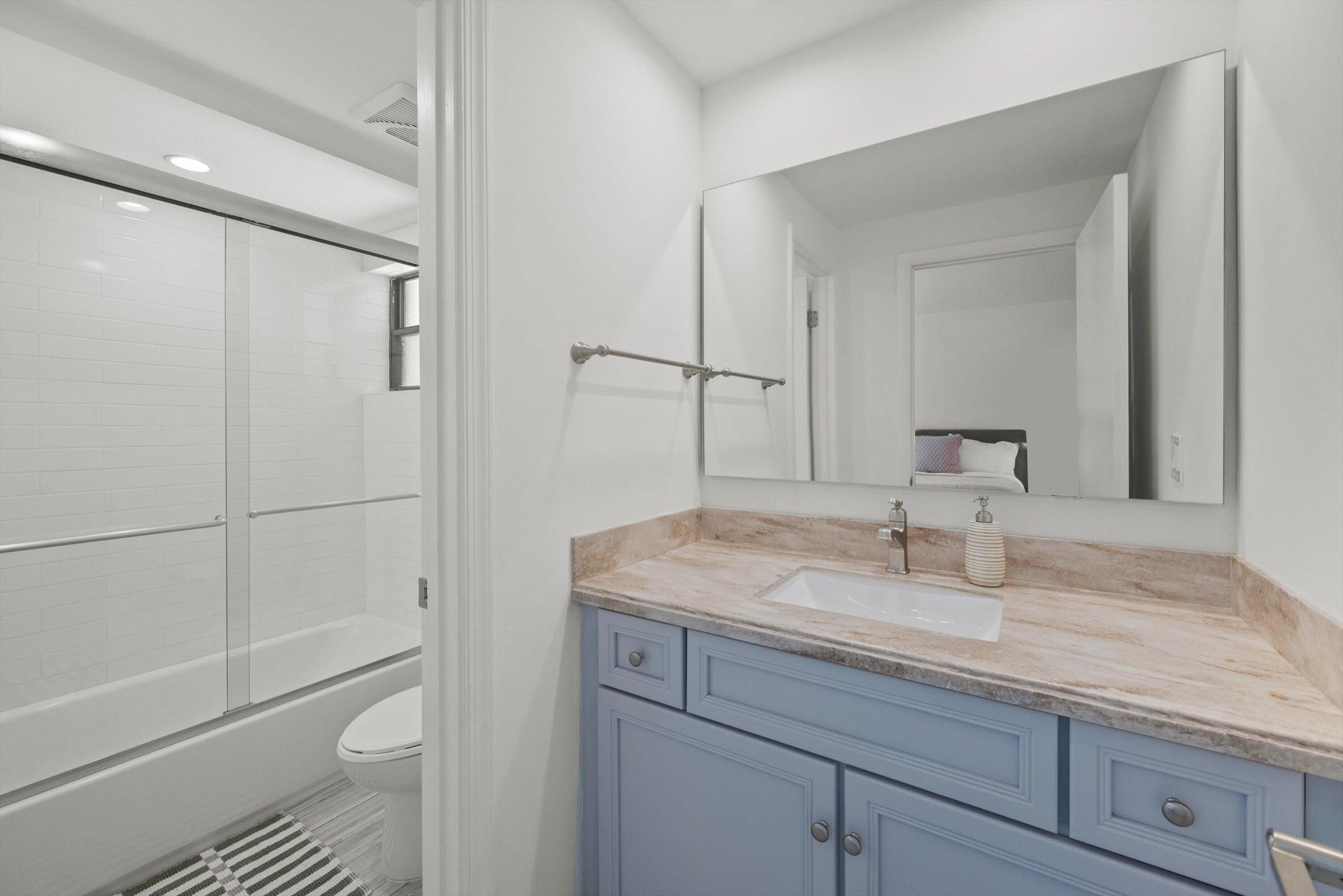 11355 Pond View #D104, Wellington FL 33414