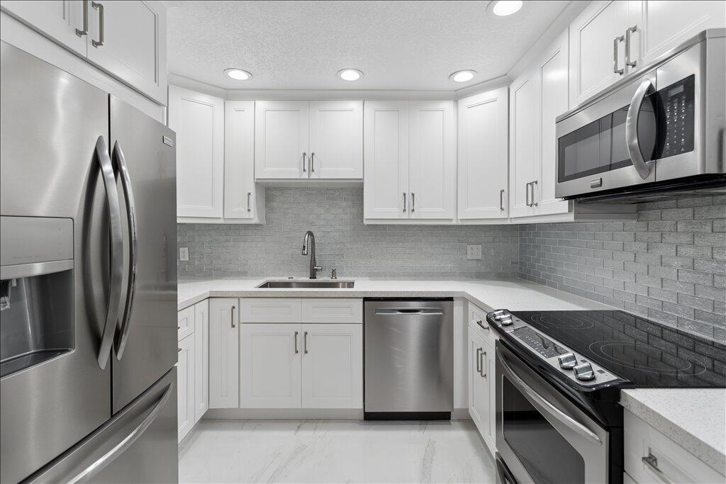 6379 Bay Club #2, Fort Lauderdale FL 33308