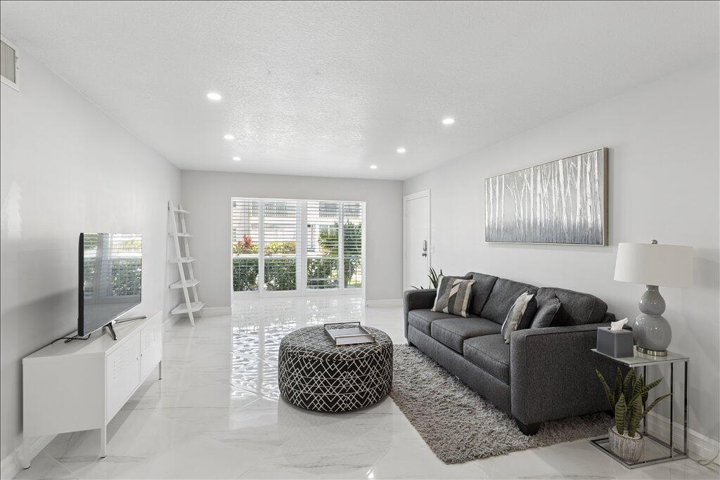 6379 Bay Club #2, Fort Lauderdale FL 33308
