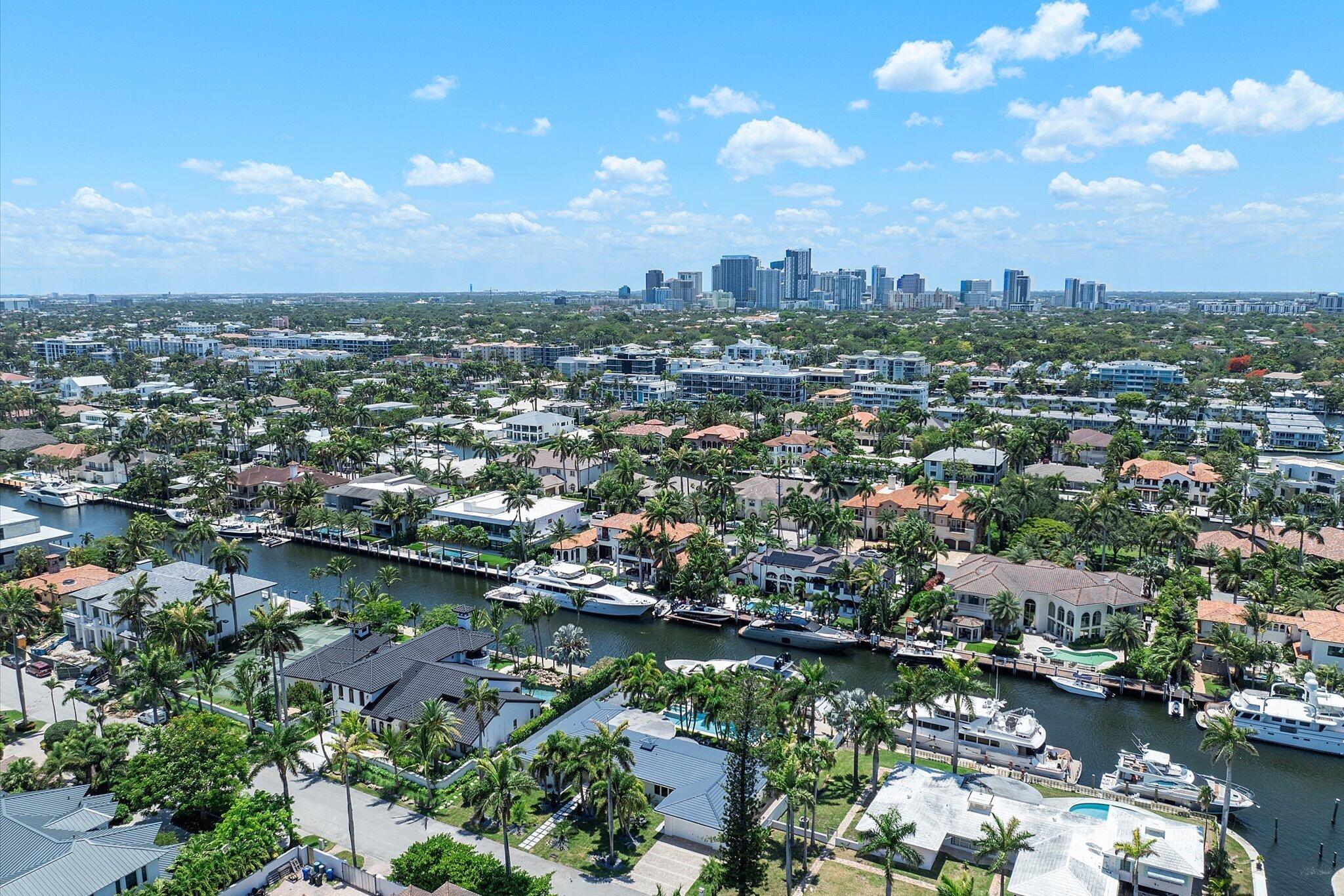 207 Royal Palm, Fort Lauderdale FL 33301