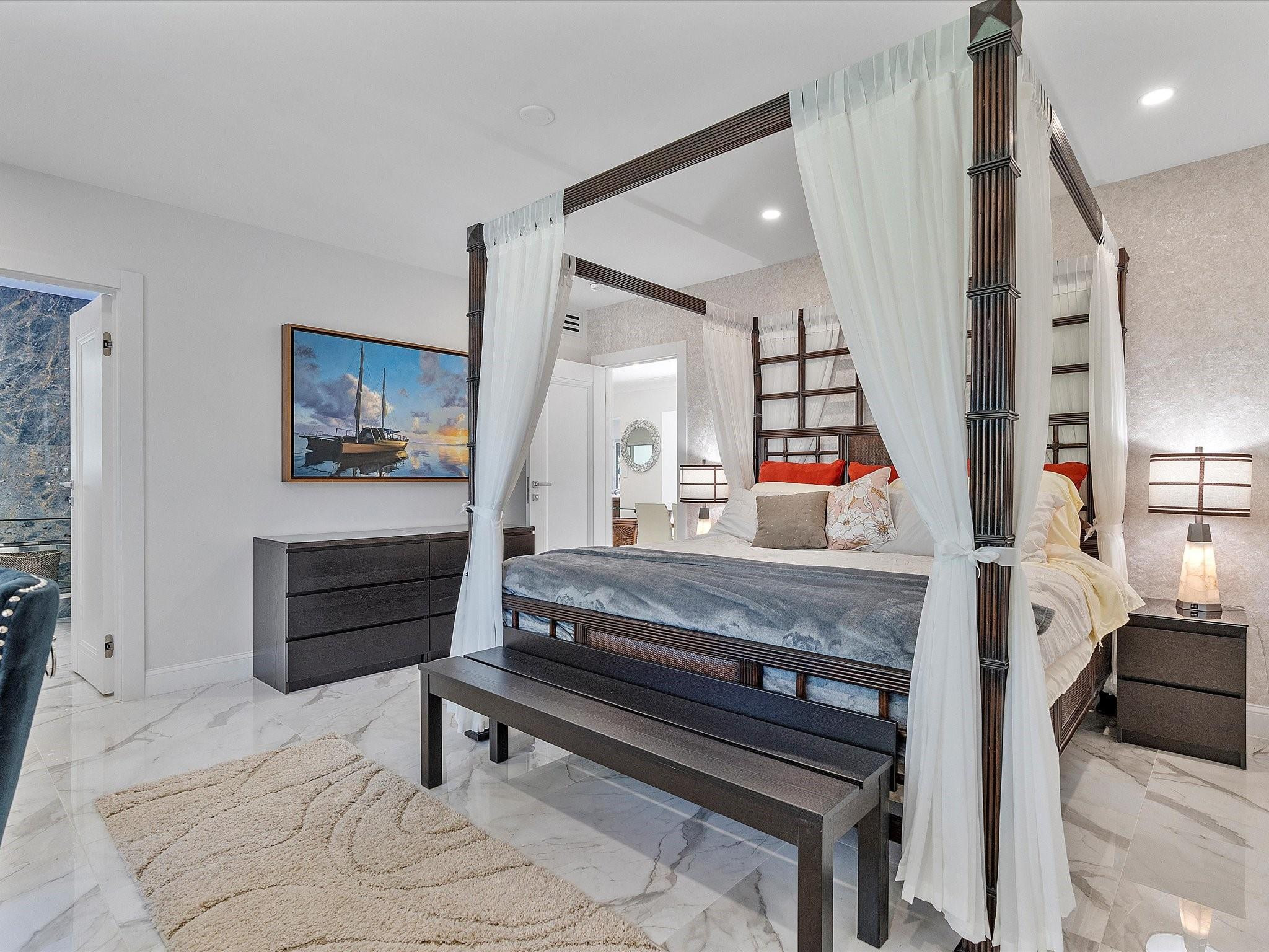 207 Royal Palm, Fort Lauderdale FL 33301