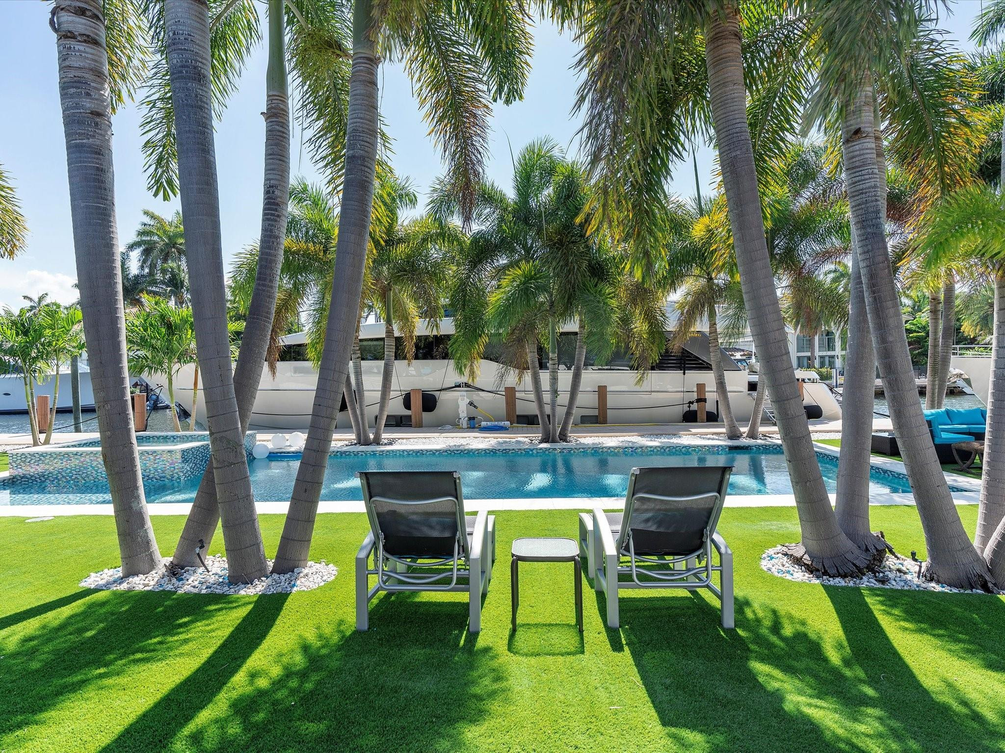 207 Royal Palm, Fort Lauderdale FL 33301