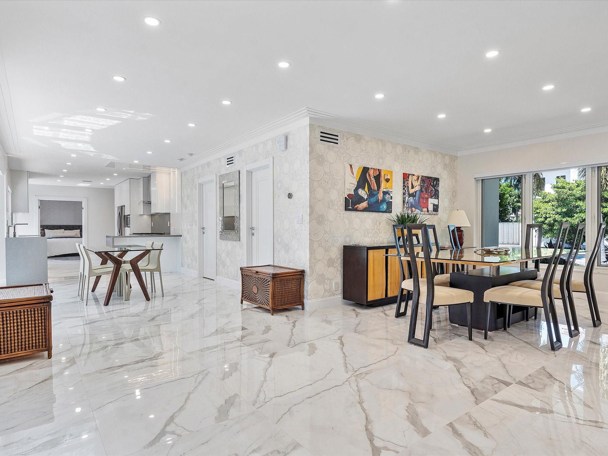 207 Royal Palm, Fort Lauderdale FL 33301