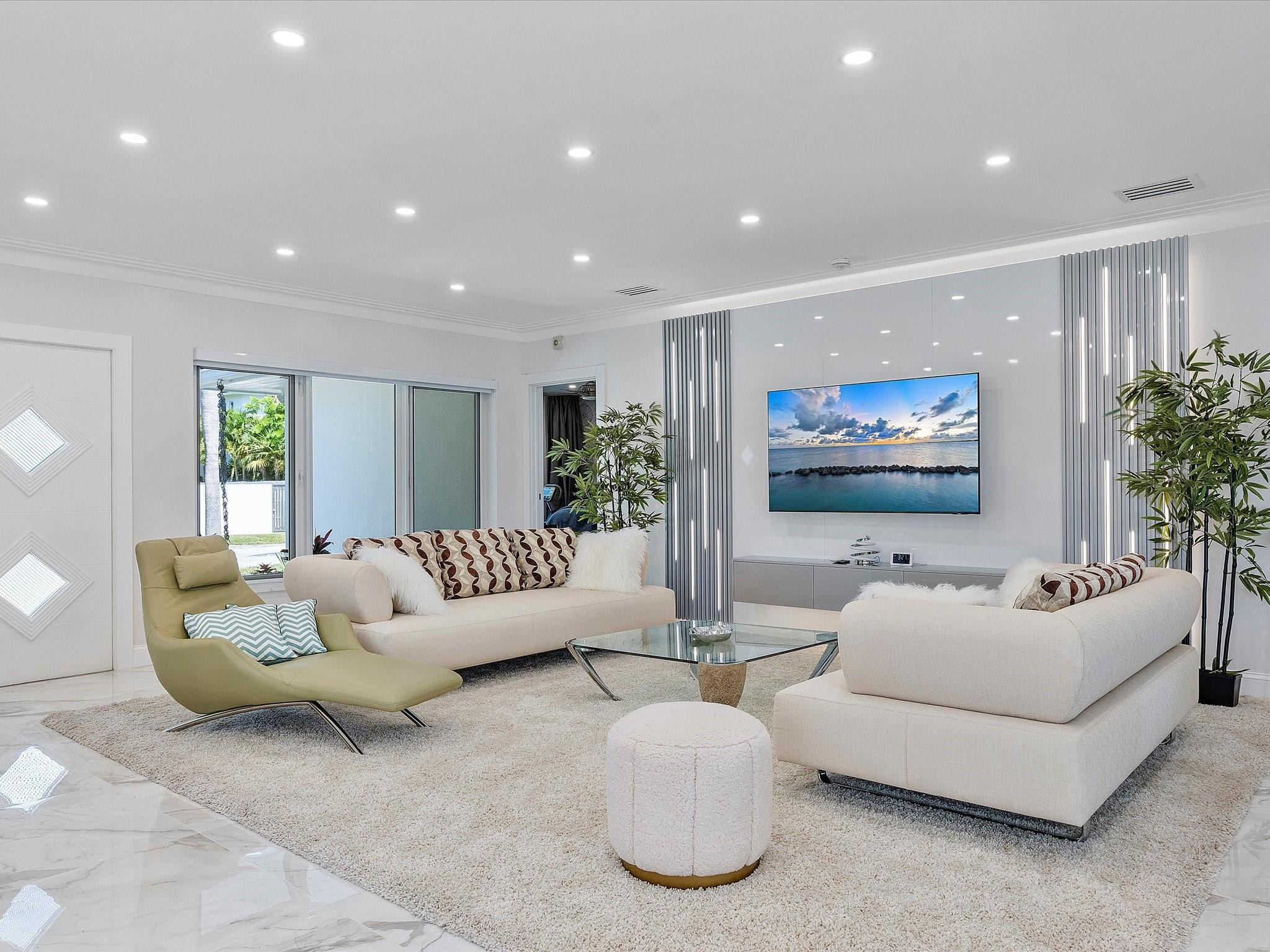 207 Royal Palm, Fort Lauderdale FL 33301