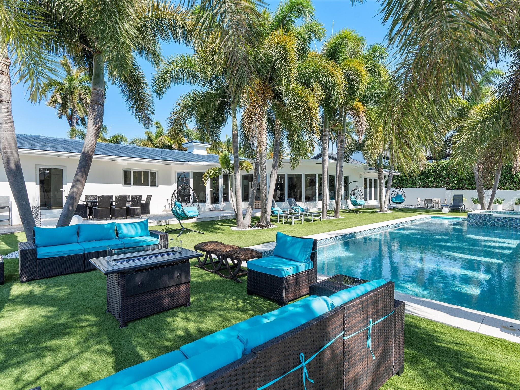 207 Royal Palm, Fort Lauderdale FL 33301