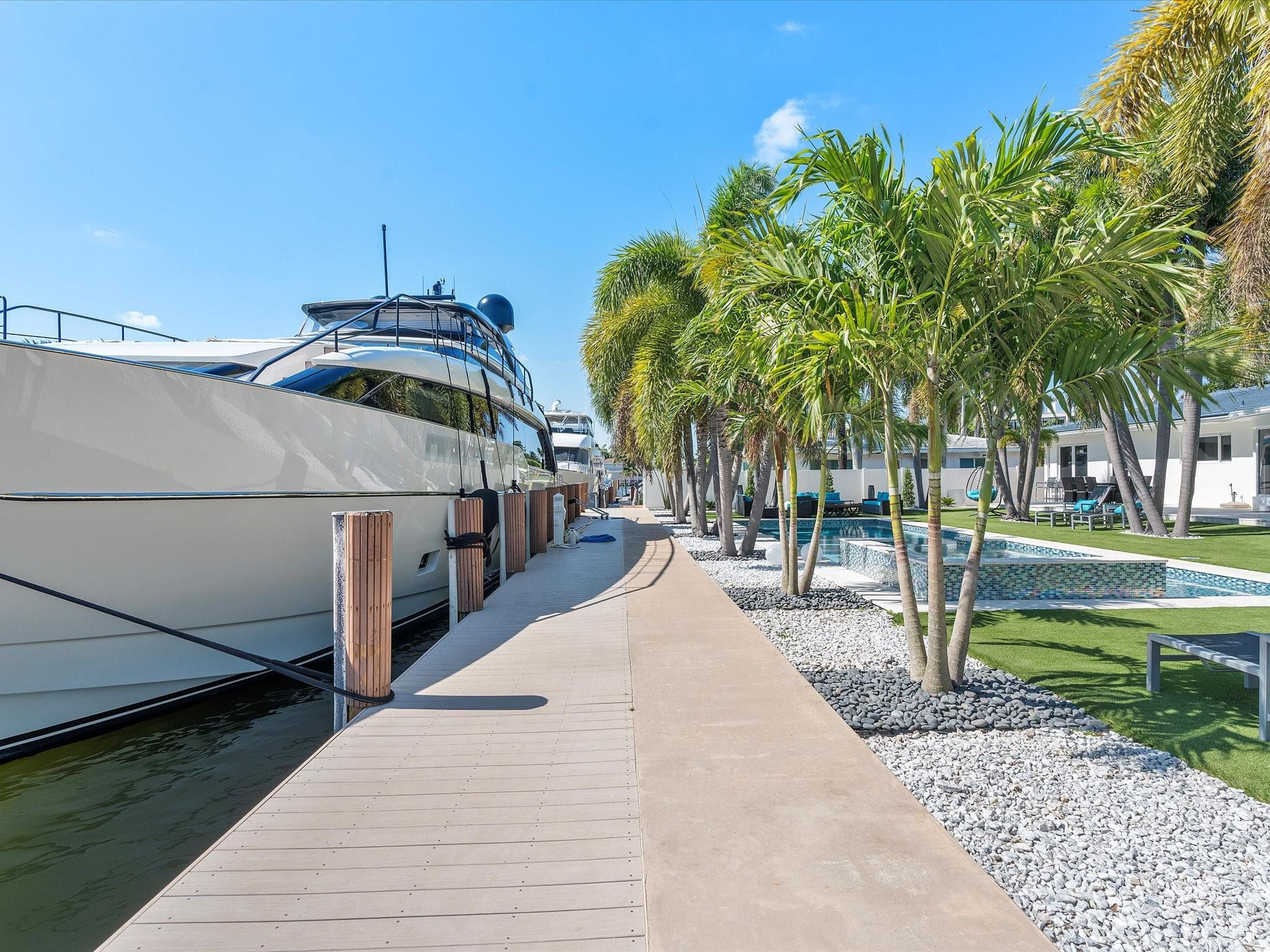 207 Royal Palm, Fort Lauderdale FL 33301