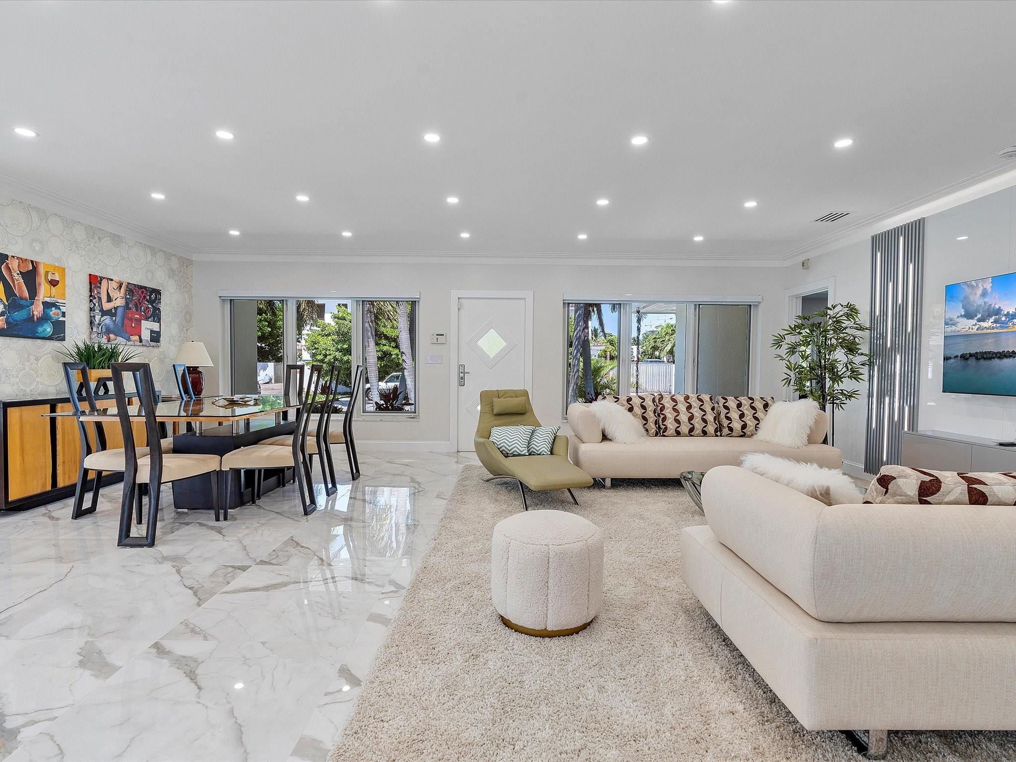 207 Royal Palm, Fort Lauderdale FL 33301