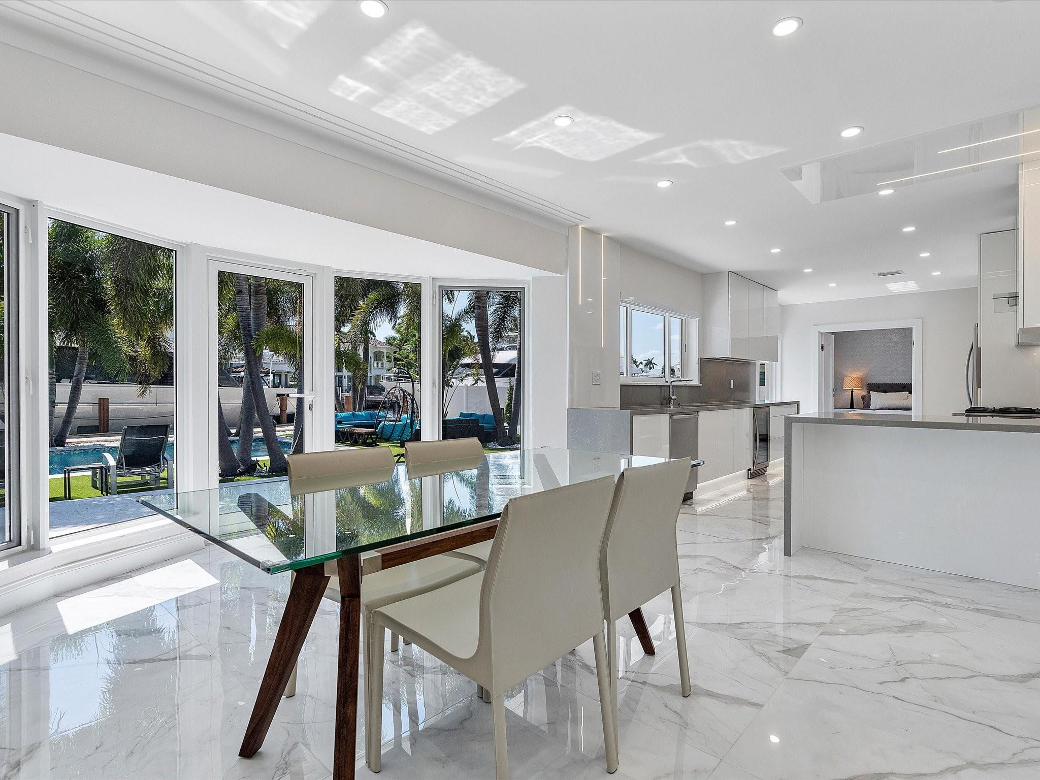 207 Royal Palm, Fort Lauderdale FL 33301