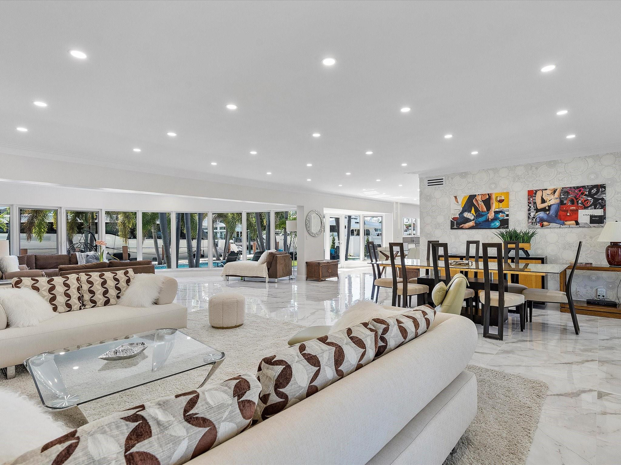 207 Royal Palm, Fort Lauderdale FL 33301