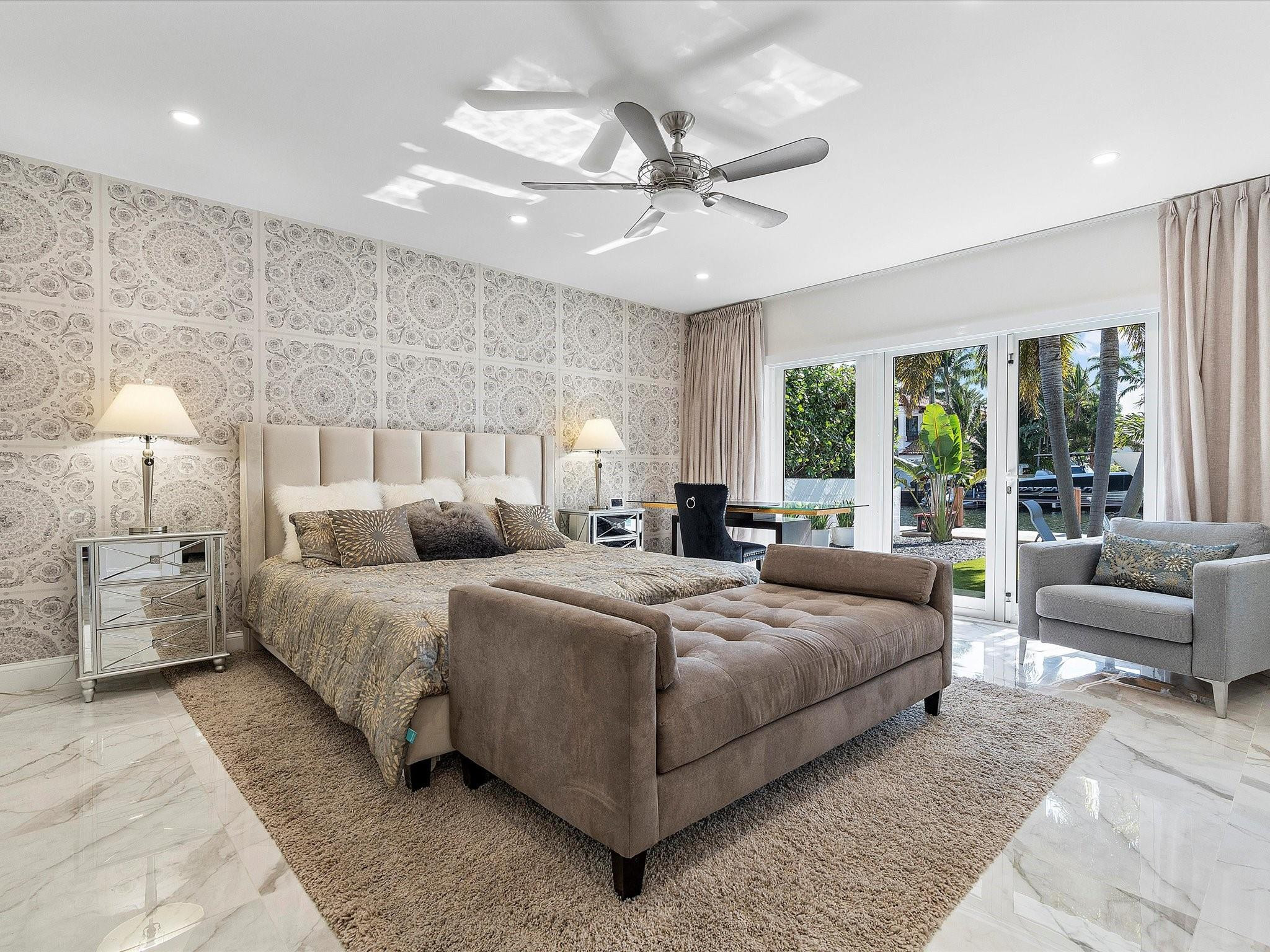 207 Royal Palm, Fort Lauderdale FL 33301