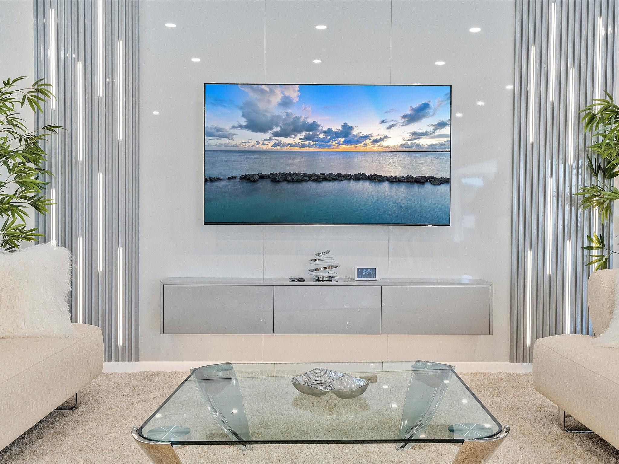 207 Royal Palm, Fort Lauderdale FL 33301