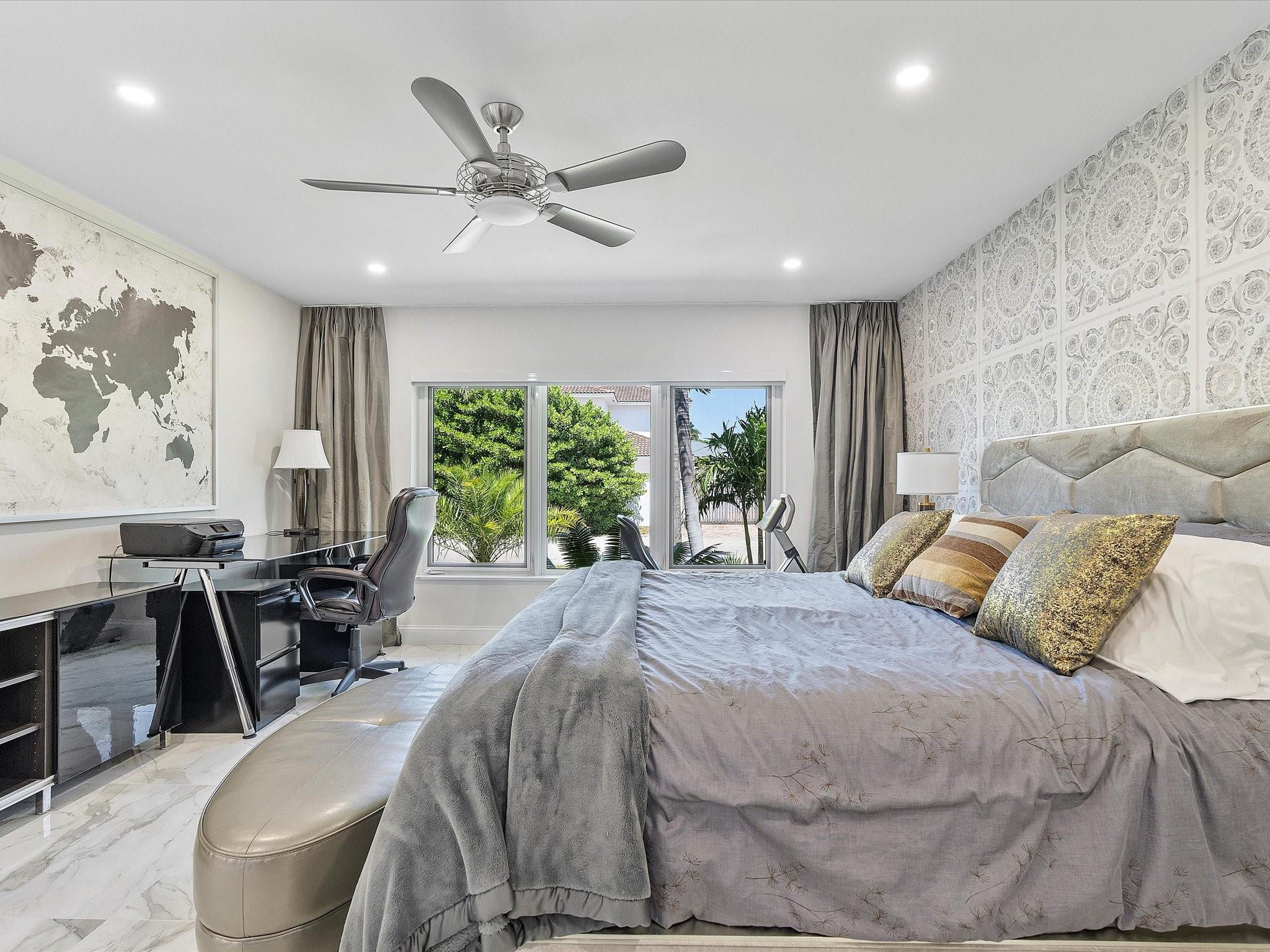 207 Royal Palm, Fort Lauderdale FL 33301