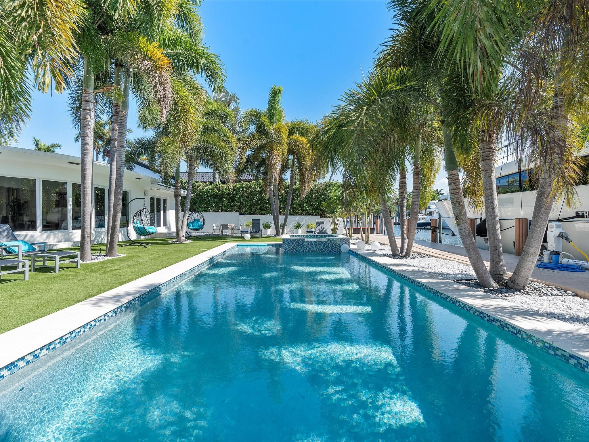 207 Royal Palm, Fort Lauderdale FL 33301