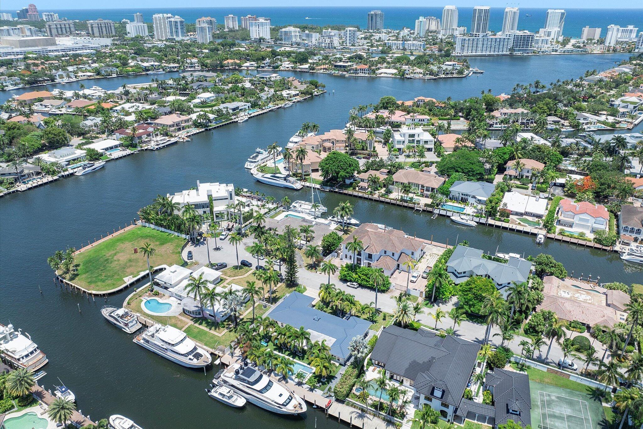 207 Royal Palm, Fort Lauderdale FL 33301