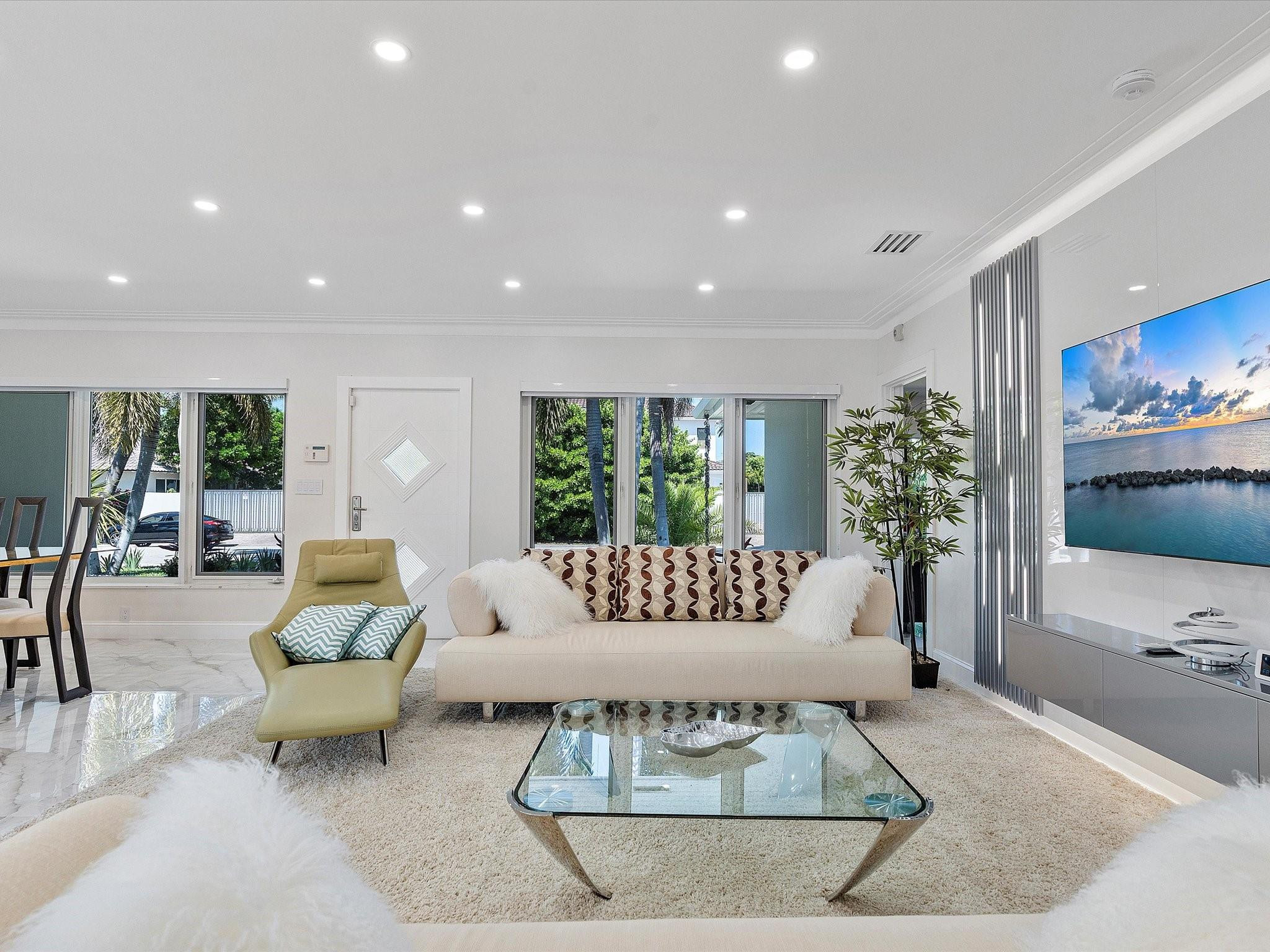 207 Royal Palm, Fort Lauderdale FL 33301