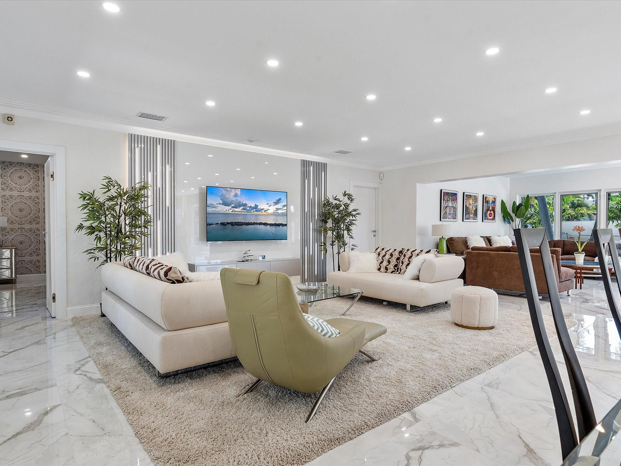 207 Royal Palm, Fort Lauderdale FL 33301