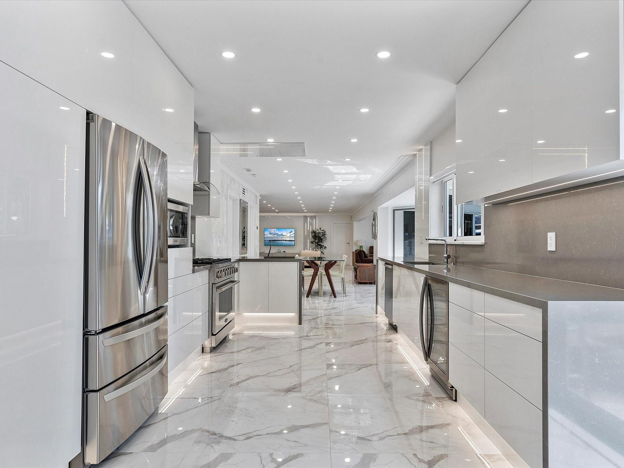 207 Royal Palm, Fort Lauderdale FL 33301