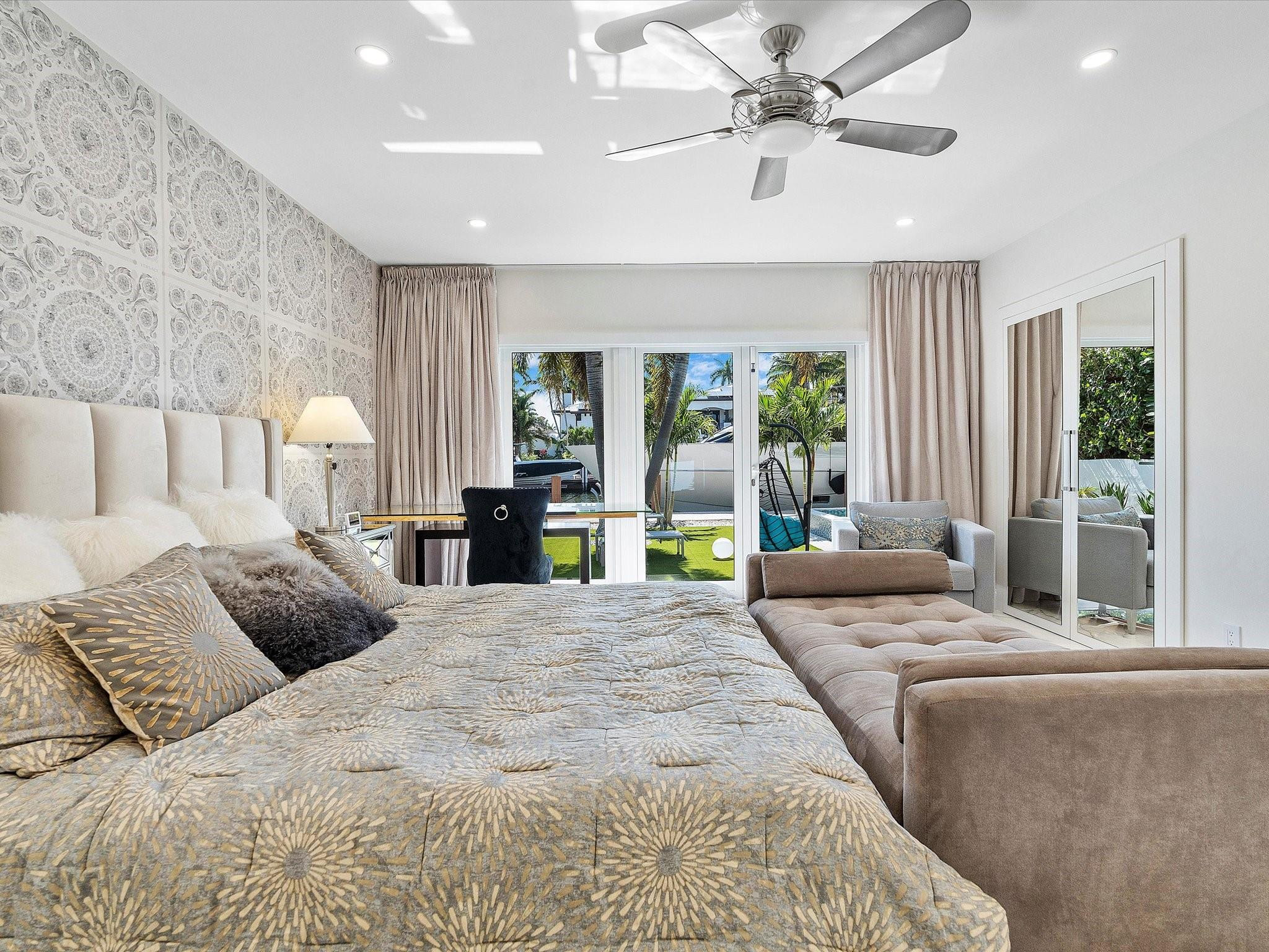 207 Royal Palm, Fort Lauderdale FL 33301