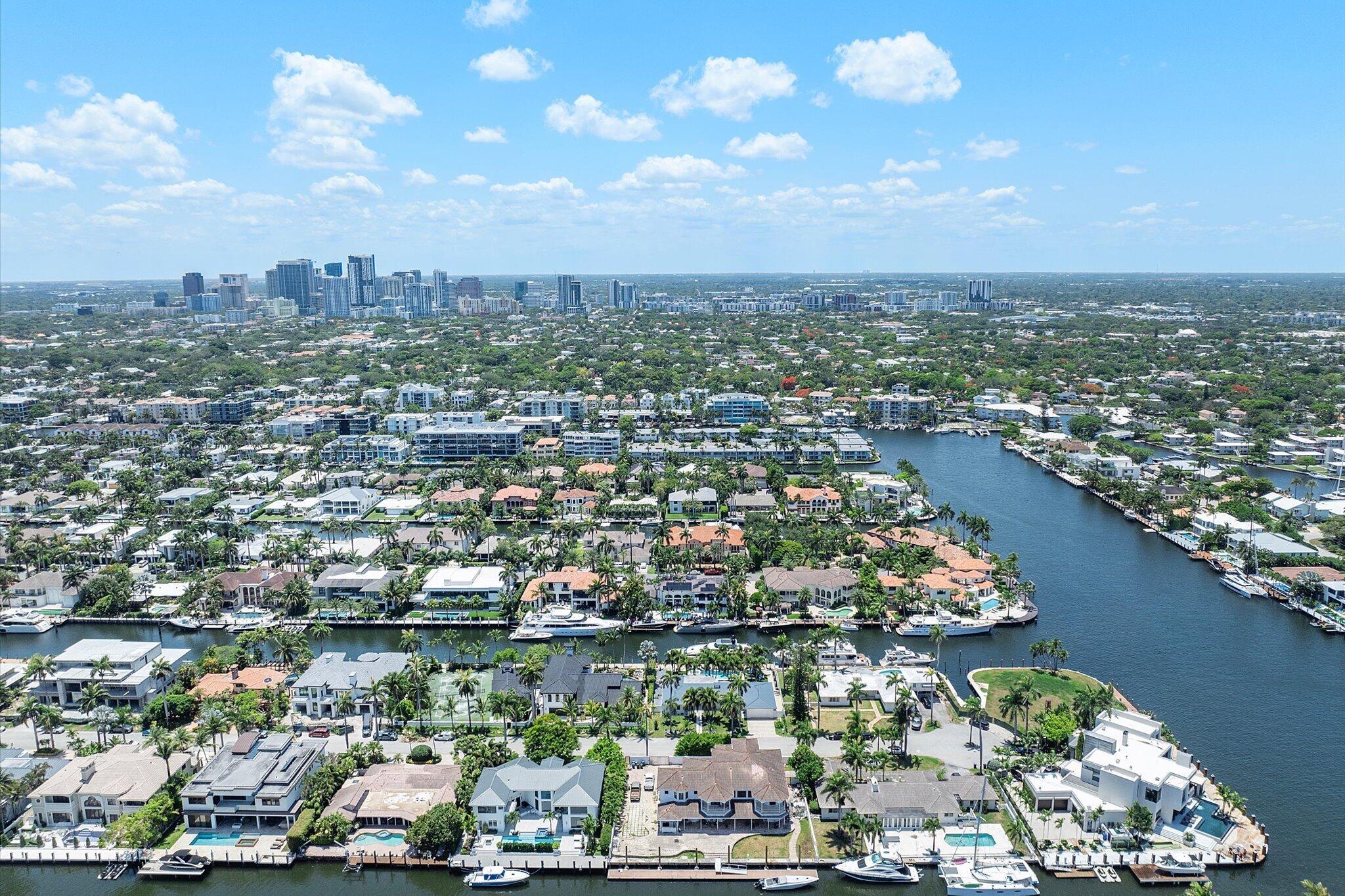 207 Royal Palm, Fort Lauderdale FL 33301